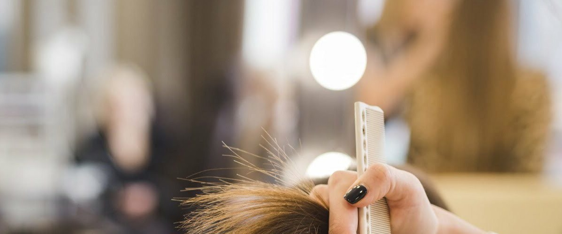 What's the difference between a hair salon and a hair stylist?