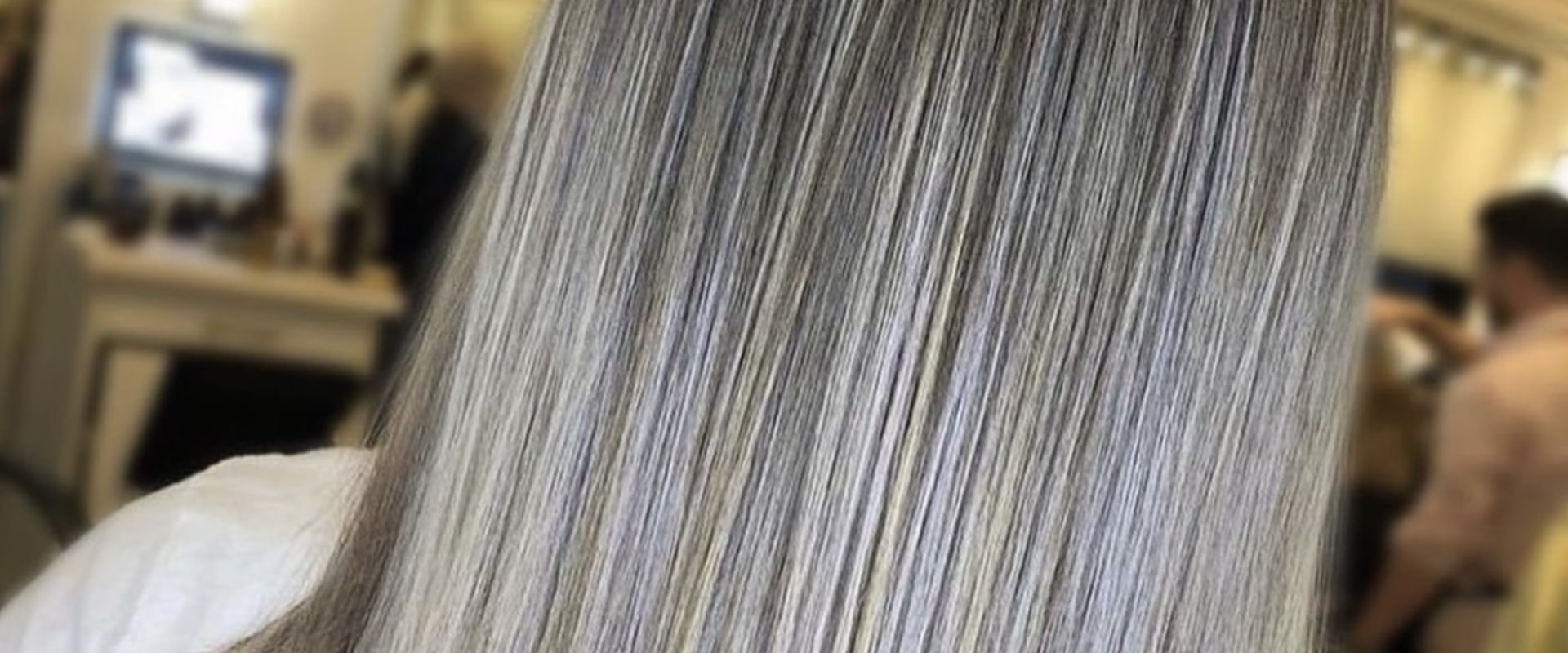 How much should a hairdresser charge?